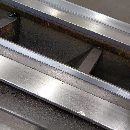 出售:2012年普利森61805米卧车，有中心架。