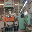 徐州500吨四柱液压机，台面1.4米1.4米，开口1.5米，行.