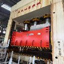 华东1600吨框架液压机台面2.6/4.6米多点顶出移动台，.